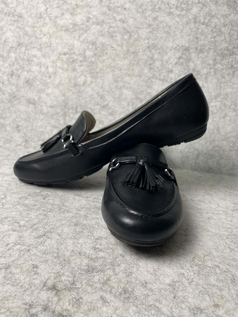 Cliffs by White Mountain Gush Black Tassel Loafers